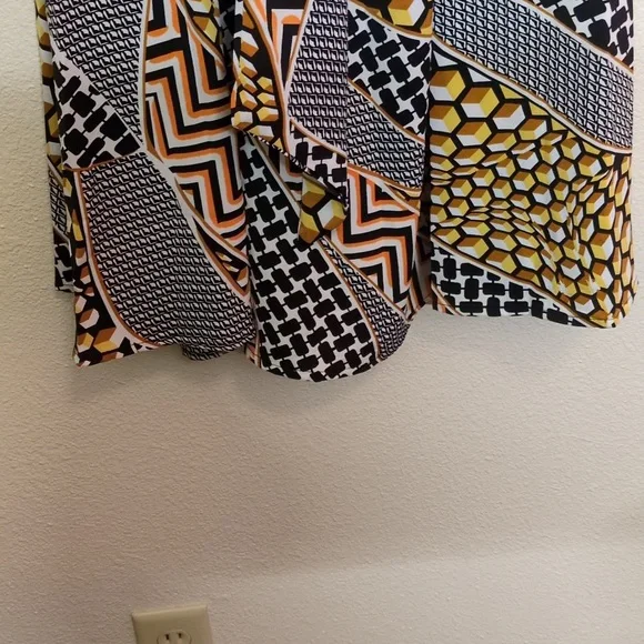 Gracia Gorgeous Black, Gold, and Cream Patterned Maxi Skort Size Small - Picture 3 of 10